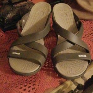 Crocs brown with heel